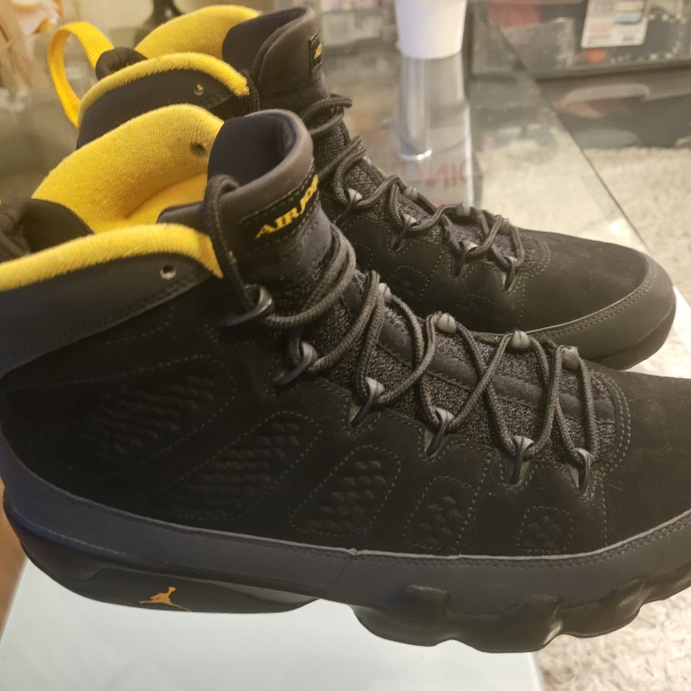 Air Jordan 9 “University Gold”